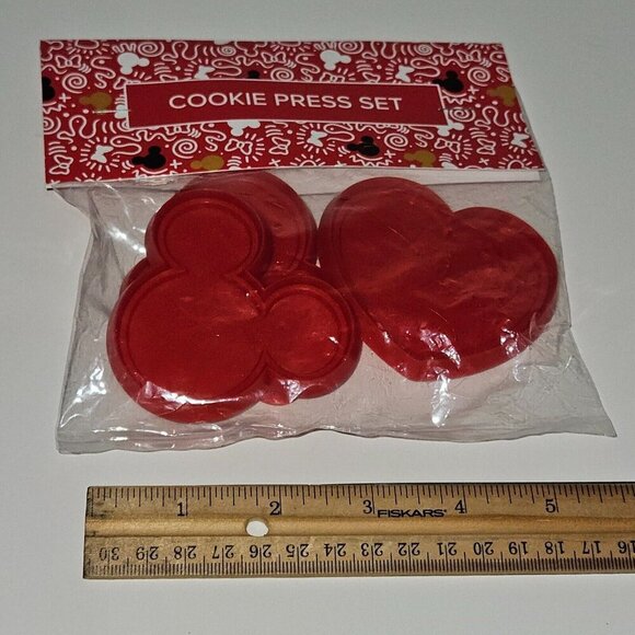 NEW 3 Disney Cookie Press Set Mickey Minnie Mouse Heart Red Plastic Valentine's - Picture 6 of 6